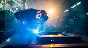 Годишен спад е отчетен в промишленото производство в България през декември 2023 г.