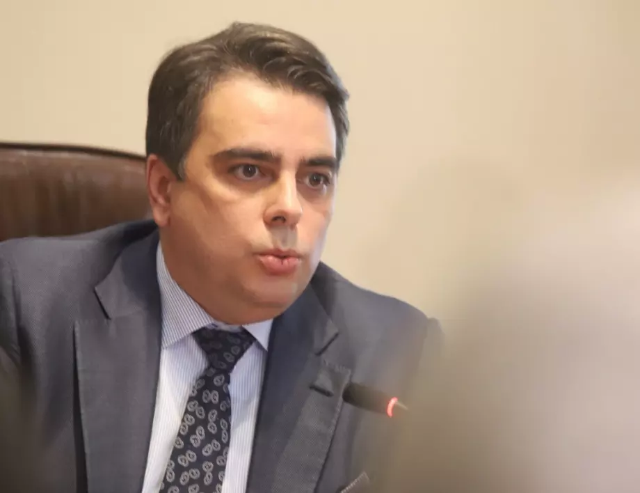 Асен Василев допусна номинацията за нов премиер да не е Кирил Петков