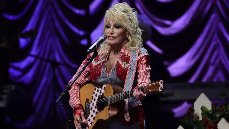 Доли Партън дари един милион долара за медицински изследвания