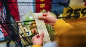 Световните гиганти печелят, докато купувачите се борят с растящите цени