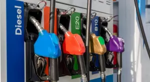 В Италия зареждането на гориво може да ви струва с 10 евро повече, ако не го заредите сами