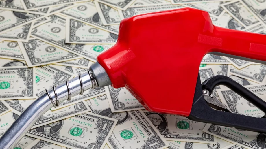 Цените на горивата у нас могат да бъдат много по-ниски, твърди експерт