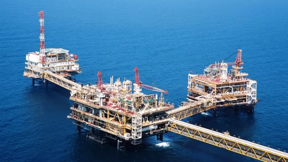 Qatar Energy ще си партнира с Eni и Total в най-големия проект за втечнен газ в света