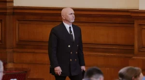 Николай Събев се отказа от Народното събрание и напусна "Продължаваме промяната"