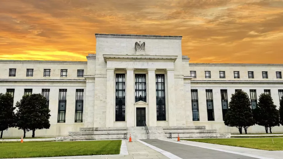 Банковите фалити в САЩ повлияха на Фед и той забави лихвените увеличения