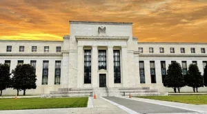 Фед остави отново лихвите без промяна и подчерта, че икономиката на САЩ е силна