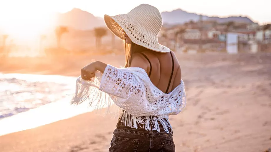 Тенденциите на 2022: Плетени шапки за плаж