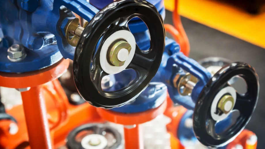 КЕВР утвърди с 36% по-висока цена на природния газ за ноември 