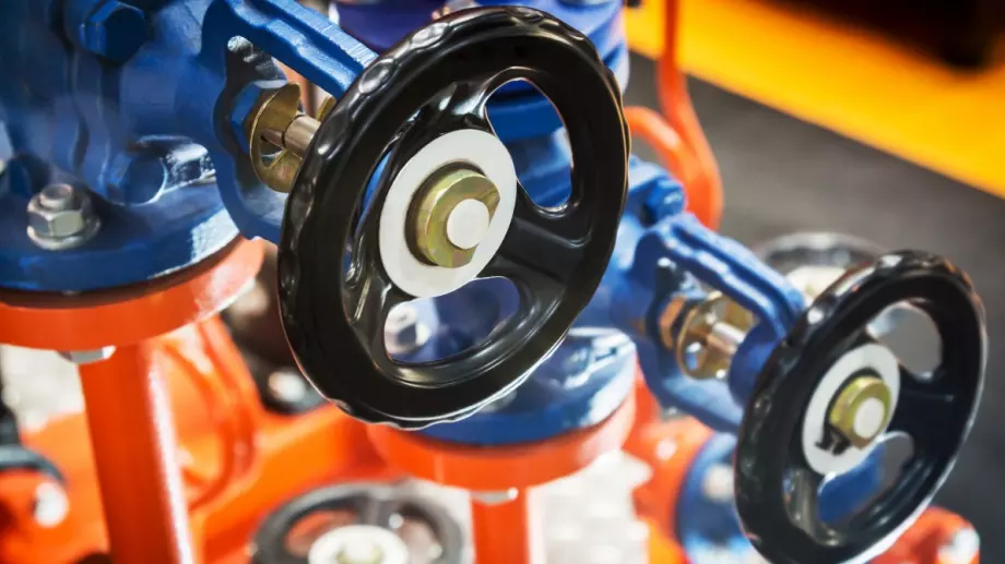 Природният газ поевтинява през февруари. Ето с колко