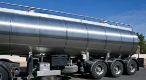 Защо Държавният резерв поръчва нови и нови количества бензин и дизел, а изглежда няма пари?