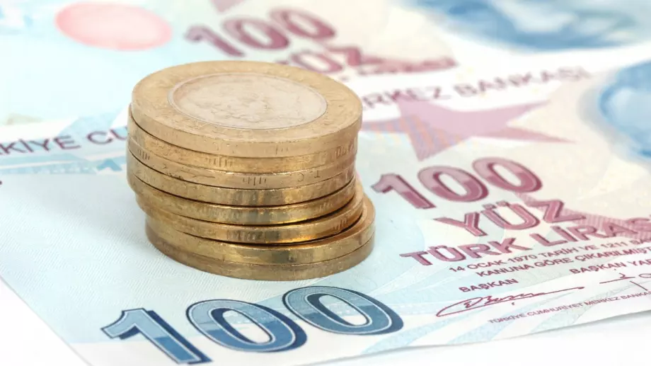 Турската лира с ново рекордно дъно след вдигането на лихвите