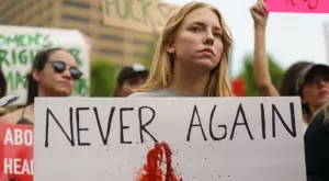 Първи: Франция включи правото на аборт в конституцията си (СНИМКА)