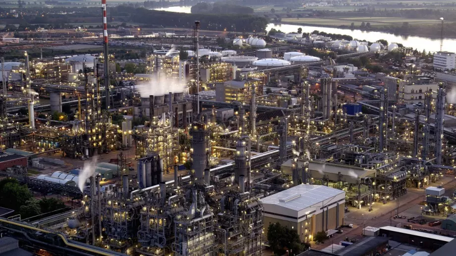 Химическият гигант BASF съкращава 2600 работни места по света, най-много в Европа