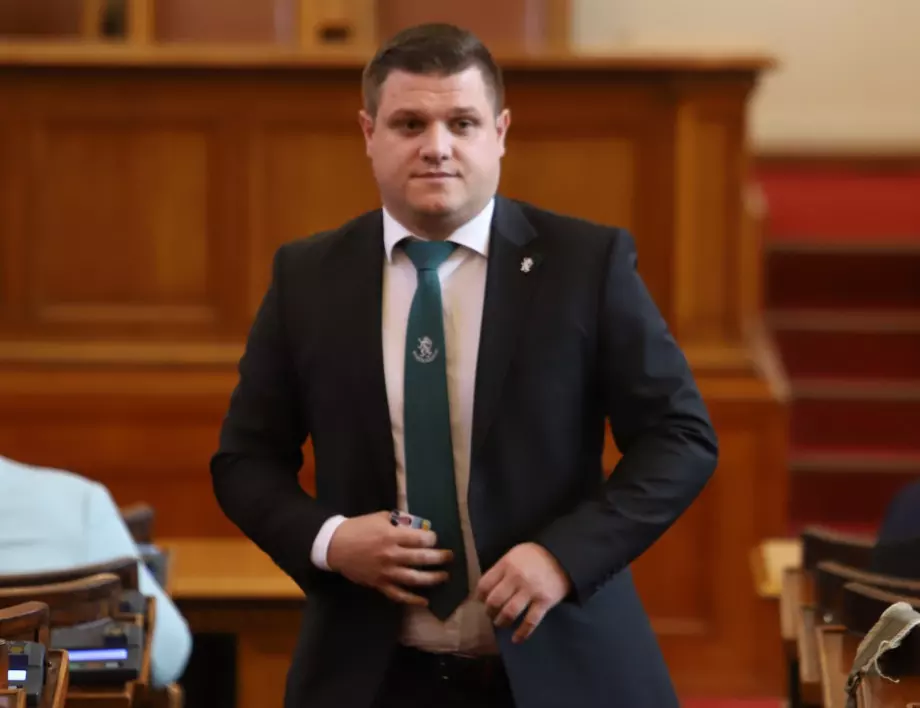 "Възраждане": Синът на кмет от ГЕРБ нападна и заплаши наш депутат с пистолет