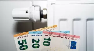 Увеличените пенсии няма да лишат пенсионерите от помощи за отопление
