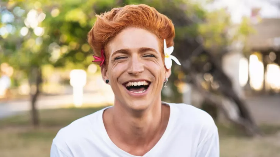 Виц на деня: Гей в гръцка таверна