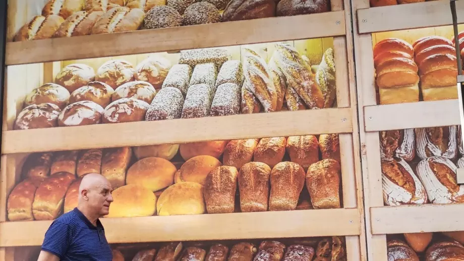 Няма ДДС, пшеницата поевтиня, а хлябът и хлебните изделия са доста по-скъпи (ГРАФИКА)