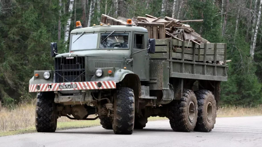 Виц на деня: Германец се среща с руската техника