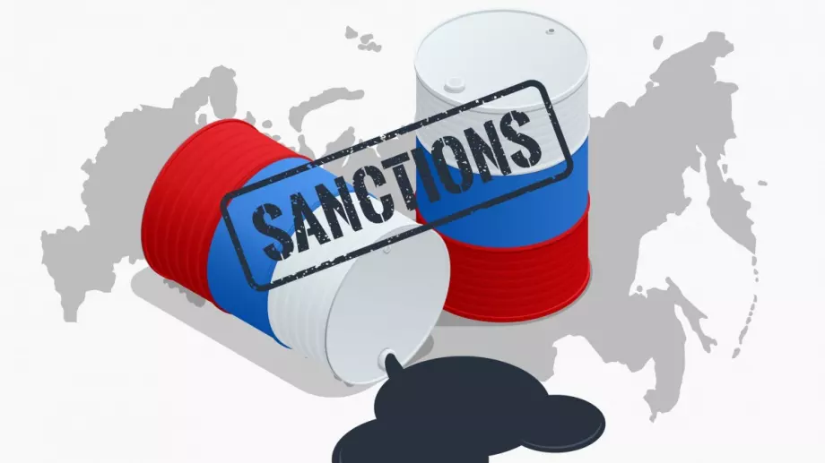 Таванът на цената на руския петрол работи: Русия търпи тежки загуби