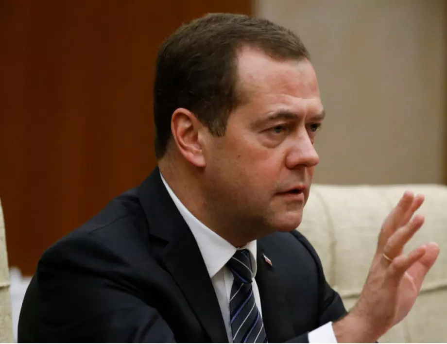 "Ще гори земята под краката ви": Медведев заговори за Трета световна война