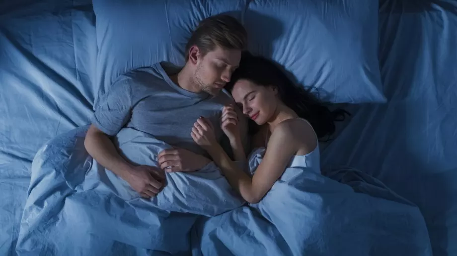 Невероятно: Сложете  кромид лук в спалнята и вижте какво ще стане