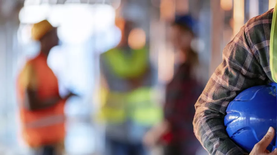 Могат ли работодатели с нарушения да участват в обществени поръчки?