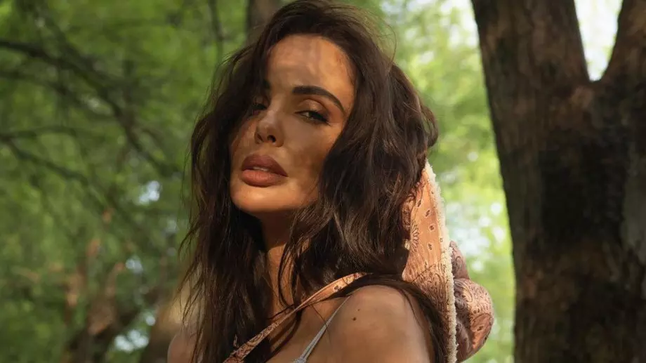 Николета Лозанова издава автобиографична книга