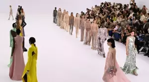 Fendi предлага пътуване с колекция, смесваща култури