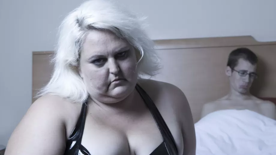 Виц на деня: 200-килограмова жена си поръчва жиголо