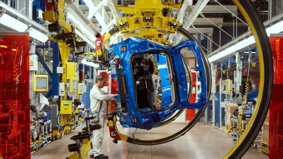 Peugeot, Citroen, Fiat и Opel изпревариха Tesla по продажби на електромобили в Европа