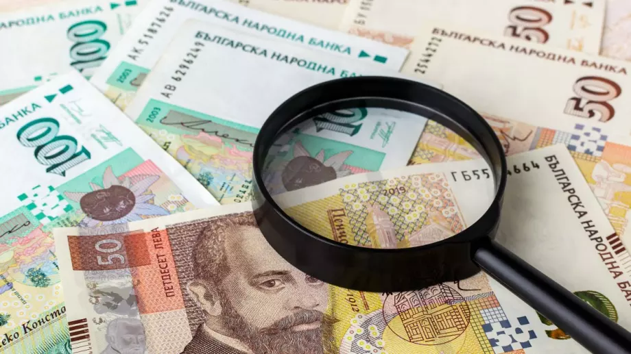 Държавата иска да вдигне минималната заплата, но няма пари