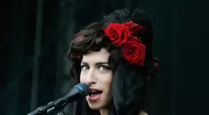 Снимат биографичен филм за покойната Ейми Уайнхаус