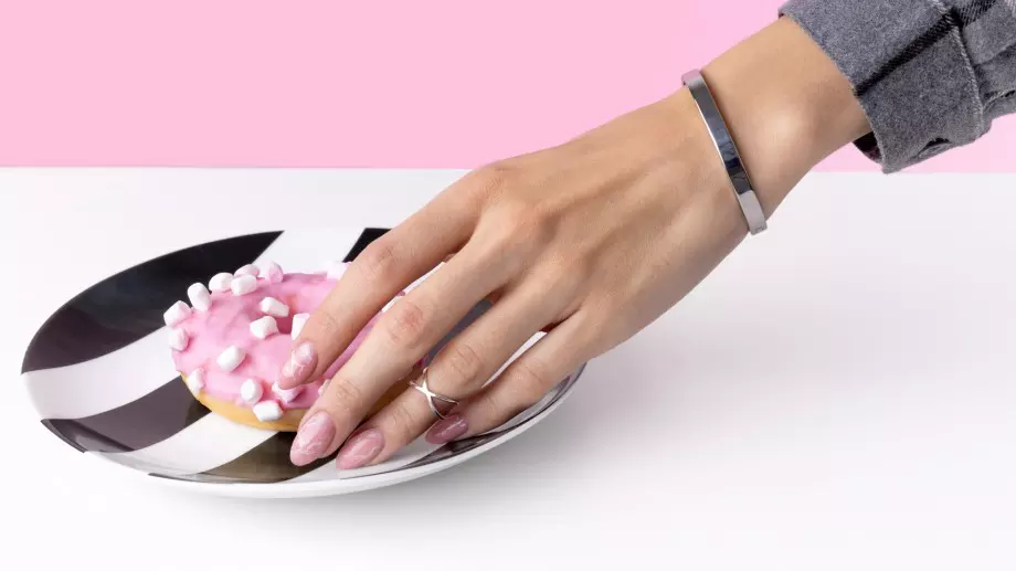 Бюти тенденциите на 2022: Глазирани нокти