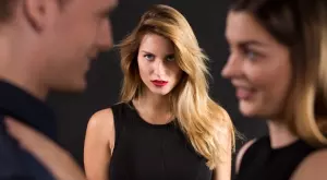 Какво си мислят жените от различните зодии, когато видят красива жена