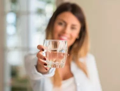 Научете този лесен трик за опазване чистотата на водата, която пиете