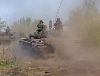НАТО няма повече бройки от важен модел танкове, изпраща в Украйна стари Т-54/55 (ВИДЕО)