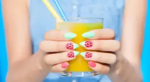 5 топ тенденции при маникюра за лято 2022