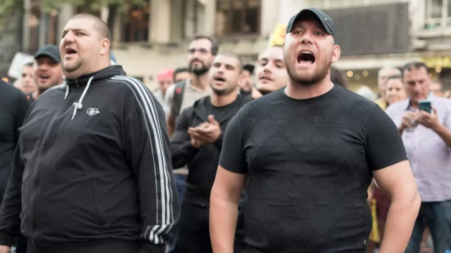 Виц на деня: Две мутри си задават гатантки