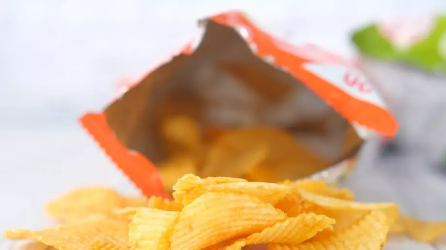 Защо пакетите с чипс са винаги наполовина празни?