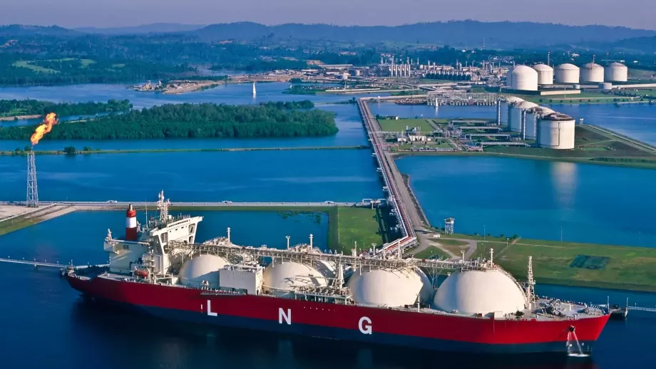 Енергийни експерти: Беше глупост да откажем танкерите за втечнен газ