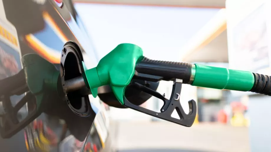 Нова отстъпка за горивата от догодина, но не за всички