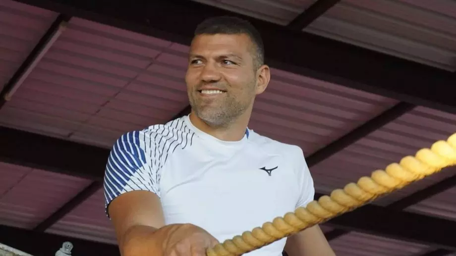 Тервел Пулев и жена му кръстиха най-малкия си син (СНИМКИ)