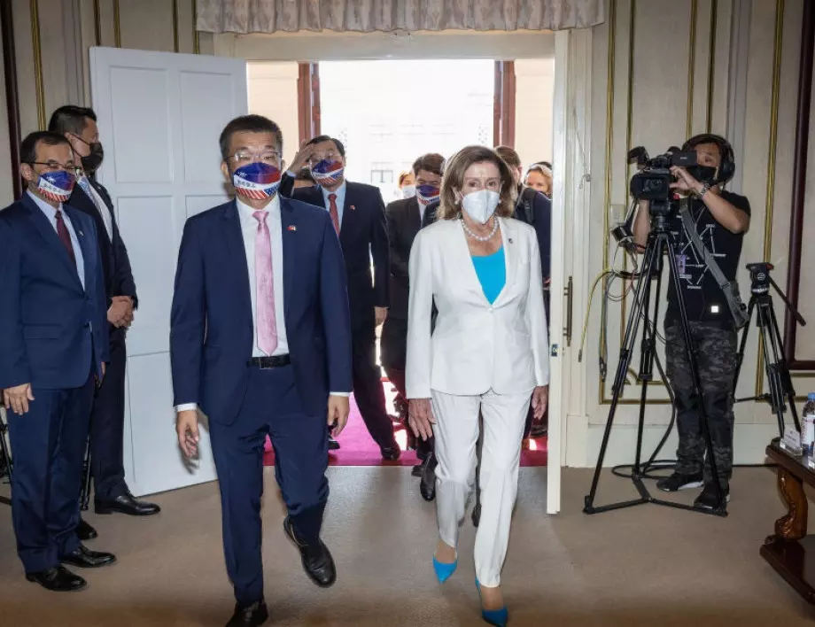 Китай санкционира Нанси Пелоси и семейството ѝ заради Тайван
