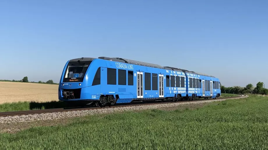 Зелена енергия: Германия сменя дизеловите влакове с водородни