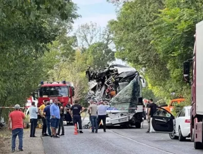 Шофьорът на катастрофиралия край Велико Търново автобус остава в ареста