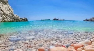 Уикенд край морето? Паралия Офринио е най-близо до София