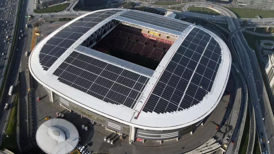 Въглеродна неутралност в спорта: Най-мощните стадиони със соларни покриви