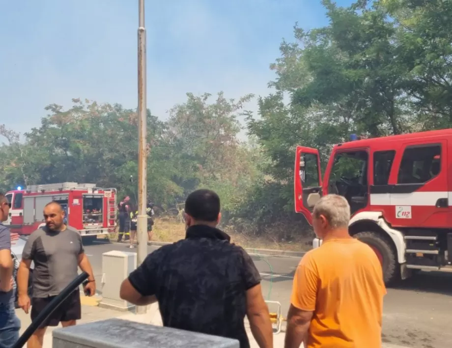 Военни се включват в гасенето на пожарите в Хасковско