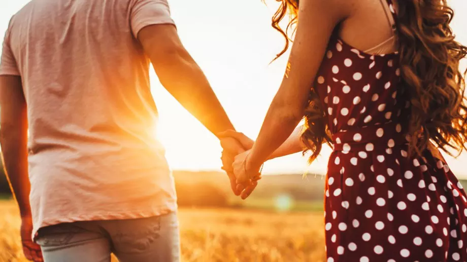 Виц за днес: Ще си търся гадже с бръмбар