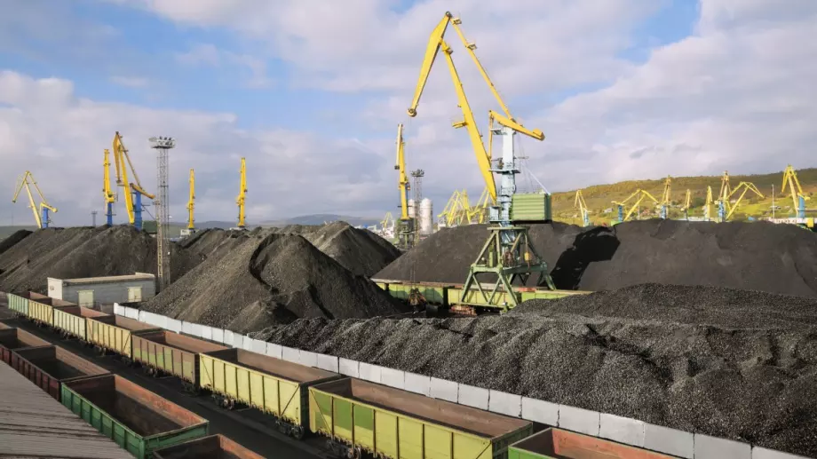 Индия купува огромни количества руски въглища, но не в долари